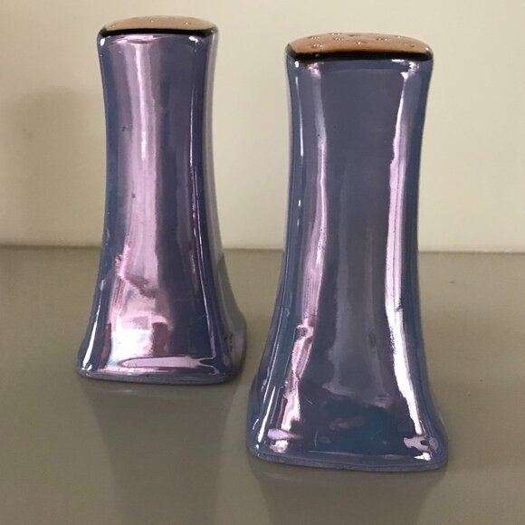 Lusterware Salt and Pepper Shakers - Picture 2 of 5